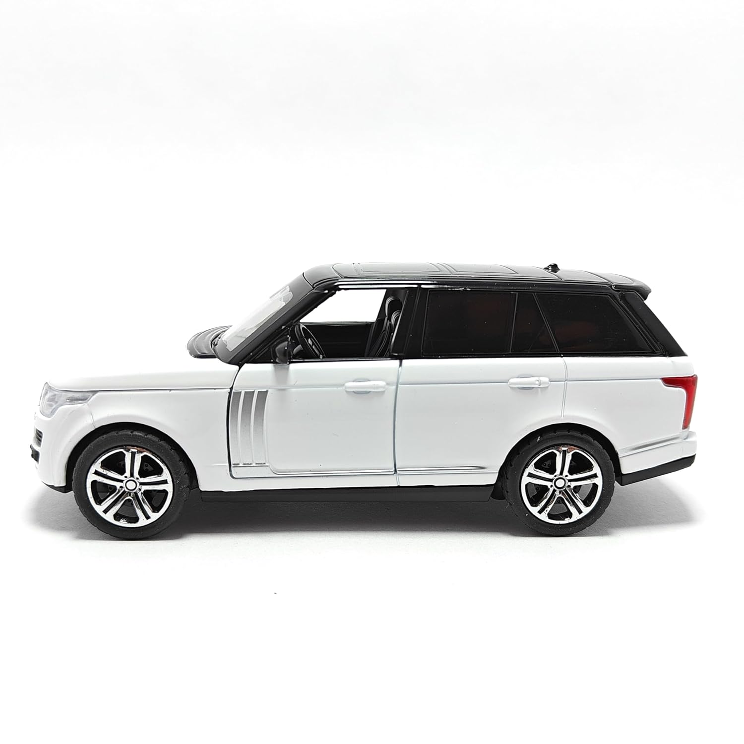 Smily Buds - 1:32 Scale Range Rover Alloy Pull Back Die-cast Car Model with Sound & Light | Premium Metal Toy for Kids & Collectors