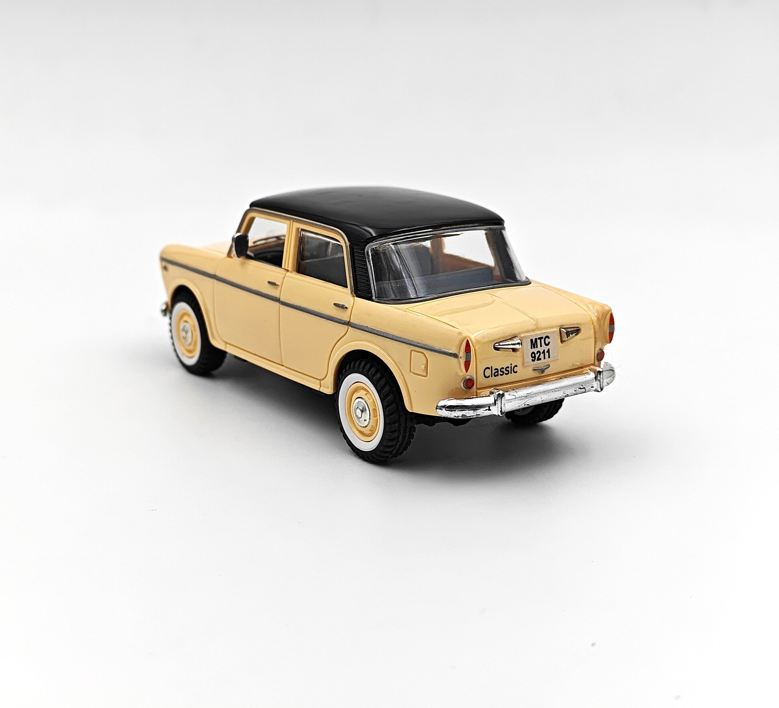 Smily Buds - Vintage Model MTC 9211 Padmini Fiat Classic Toy Pull Back Cars