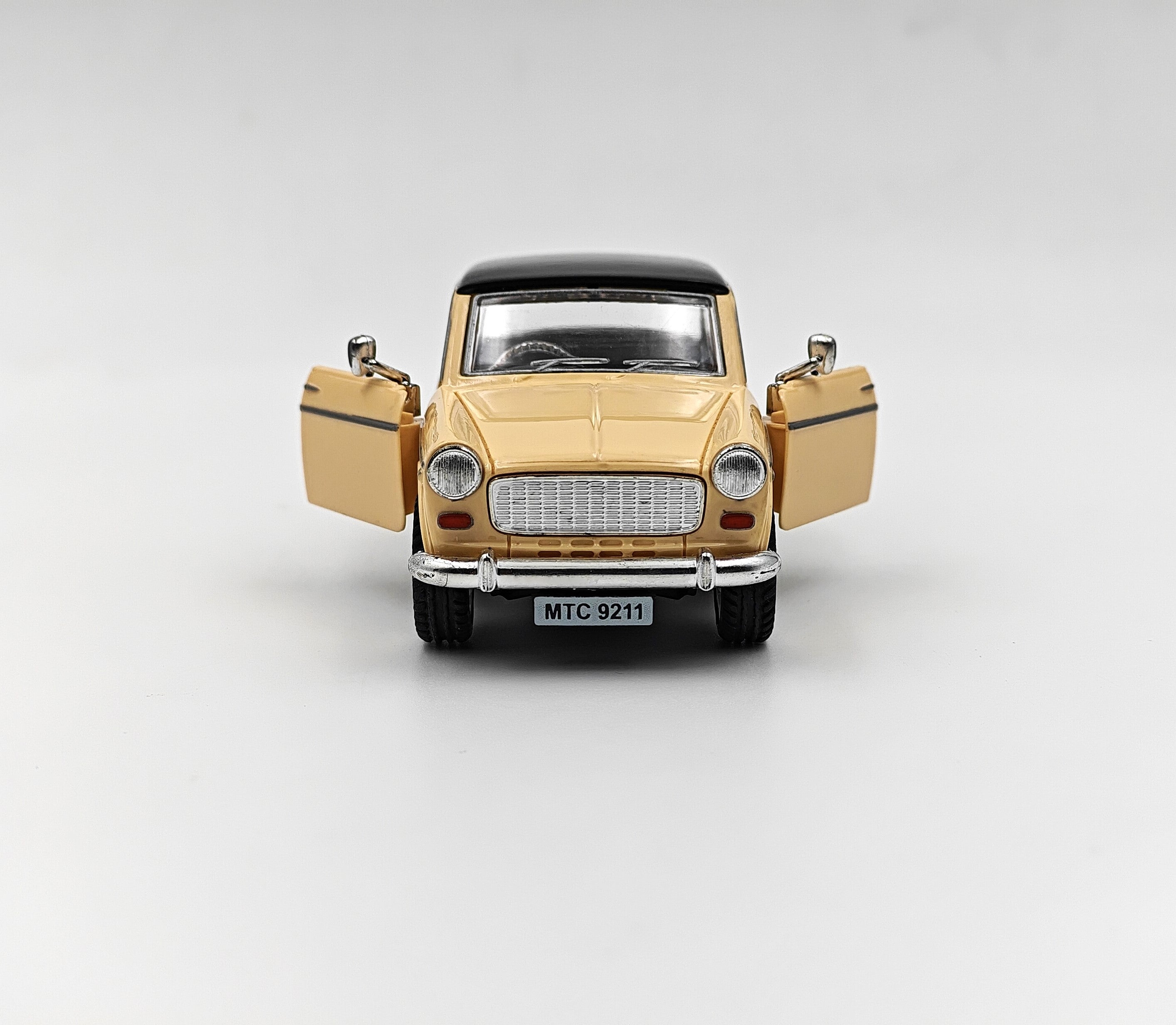 Smily Buds - Vintage Model MTC 9211 Padmini Fiat Classic Toy Pull Back Cars