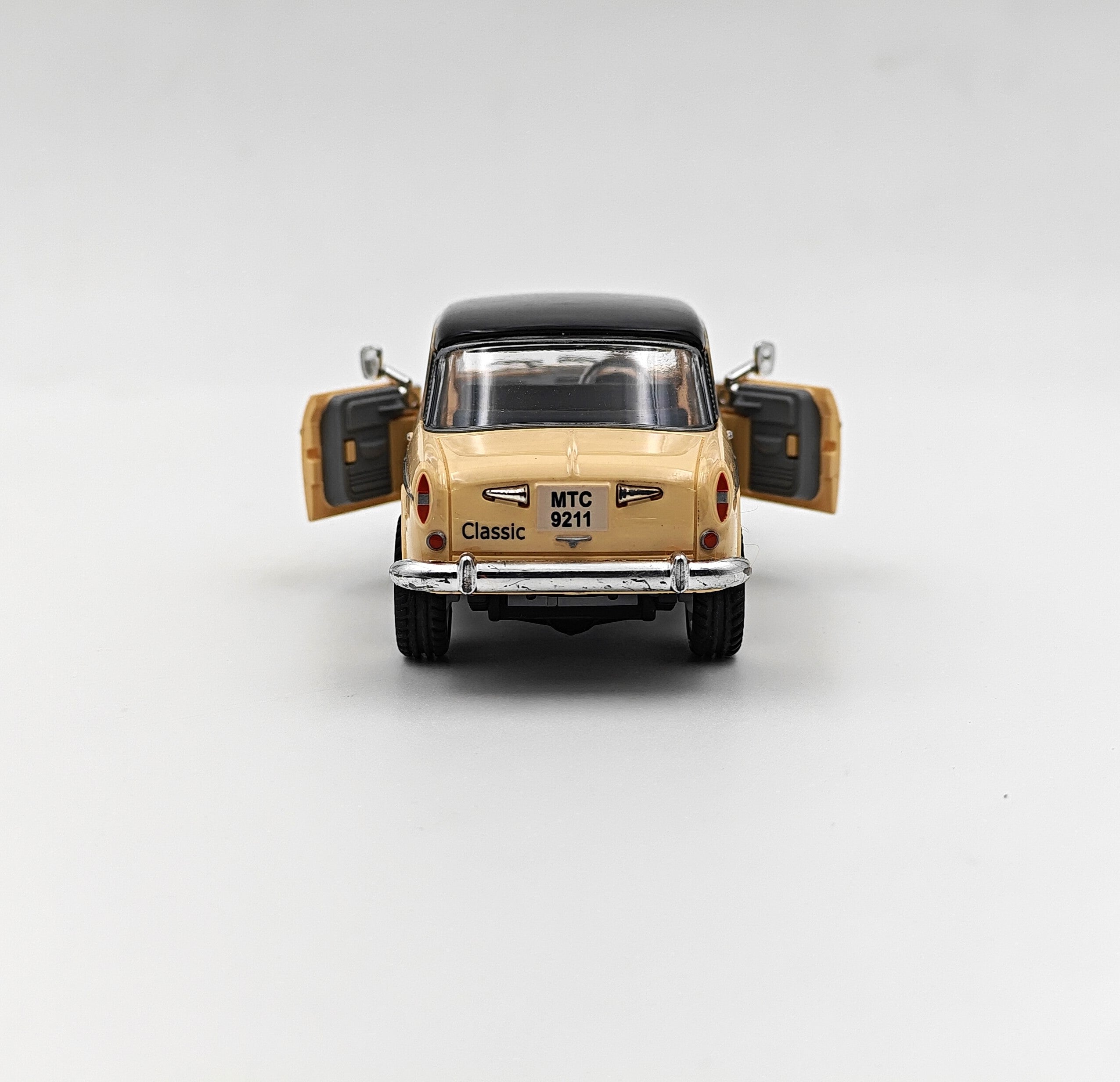 Smily Buds - Vintage Model MTC 9211 Padmini Fiat Classic Toy Pull Back Cars