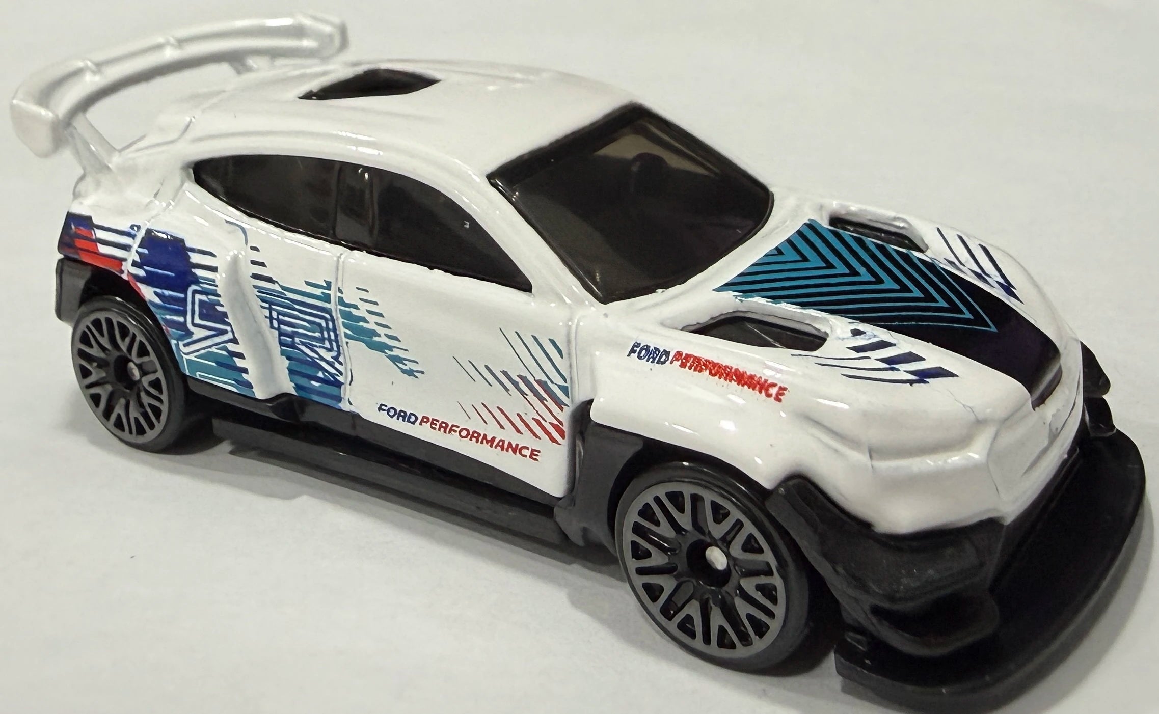 Smily Buds - Hot Wheels Ford Mustang Mach-E 1400 HW EV 2/10 (White)