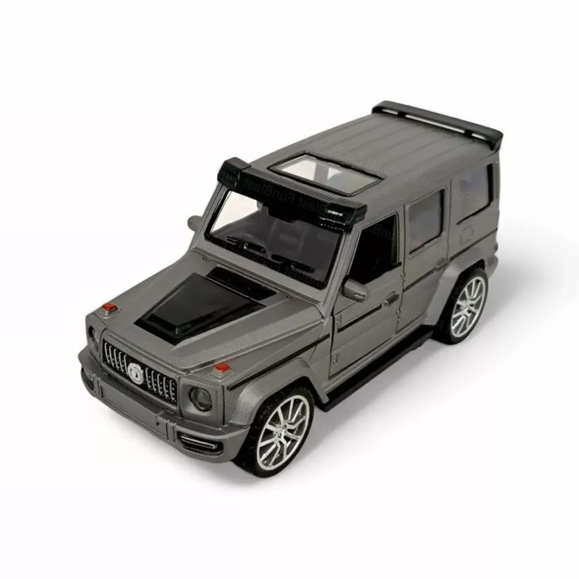 Smily Buds - Die-Cast Metal SUV Model Toy Car - 1:36 Scale with Pull-Back Action, Openable Doors