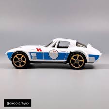 Smily Buds - Hot Wheels Corvette Grand Sport 3/10 Then and Now White/Blue